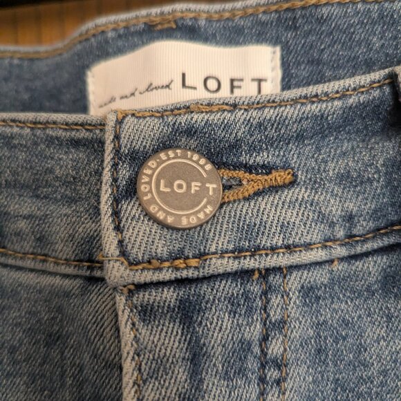 Loft High Waist Straig ht Leg Distressed Blue Jeans-Size 30/10 - Picture 3 of 6